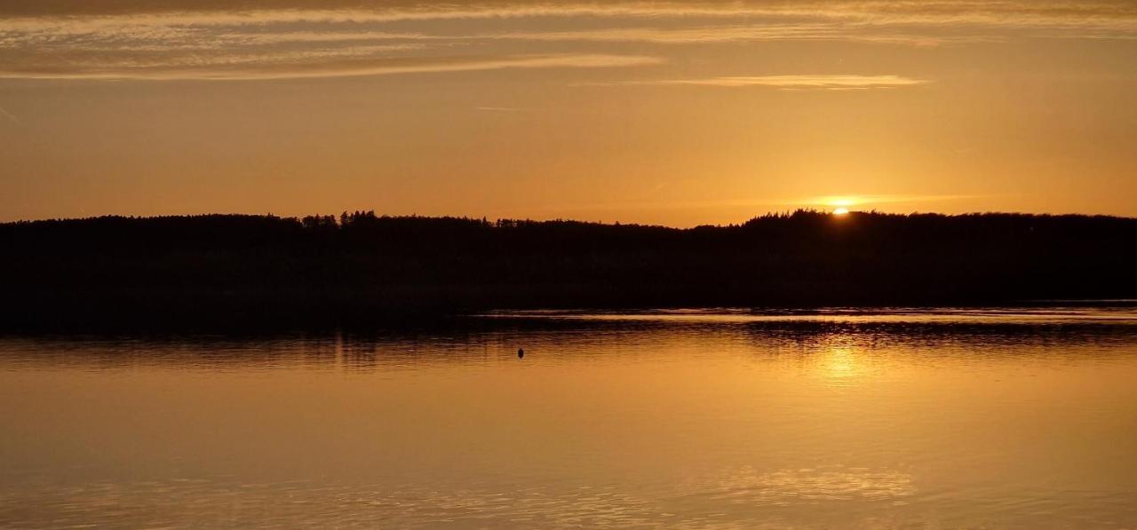 Вілла Zakatek Ciszy. Sluchowo Екстер'єр фото